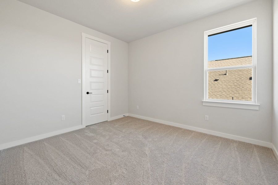 Spacious, unfurnished interior of a new home in Lagos Reserve, Manor (Image 44).