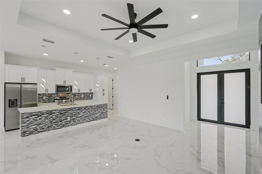 Spacious, unfurnished interior of a new home in , Cape Coral (Image 30).