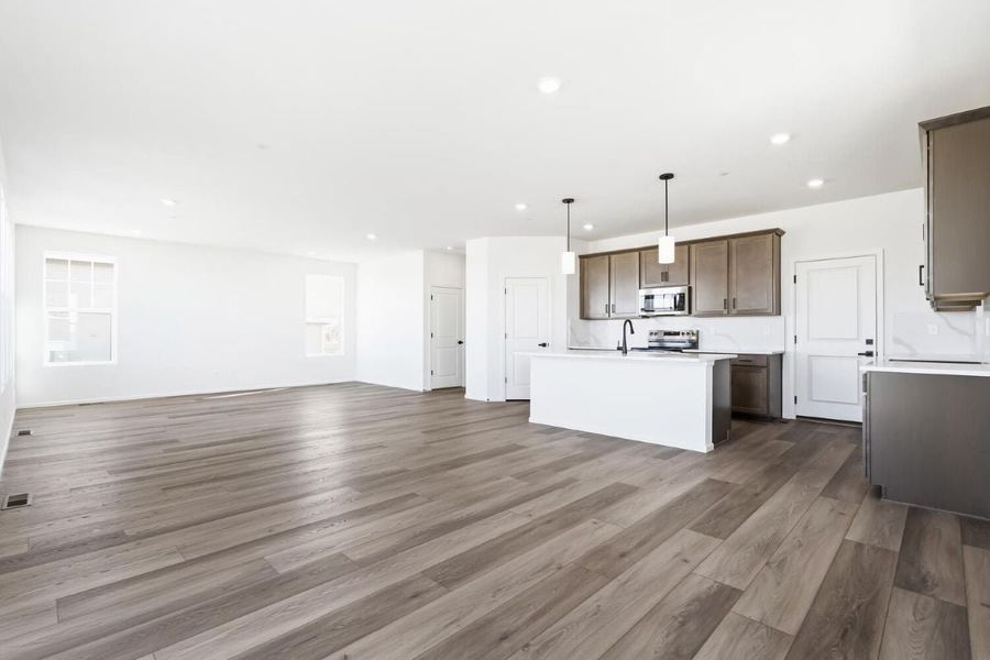 Spacious, unfurnished interior of a new home in The Nest Reserve at Canyon Creek, Erie (Image 7).