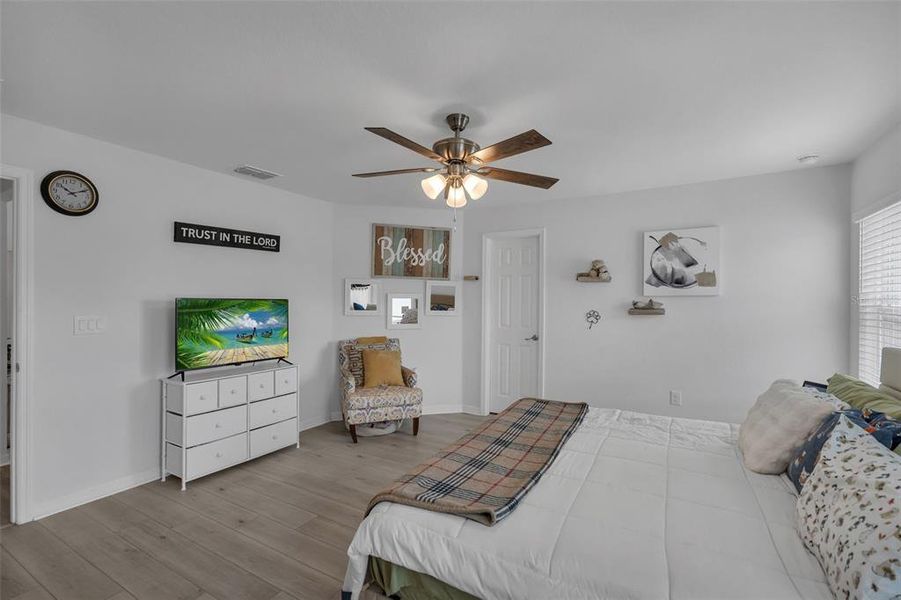 Furnished interior view inside a new home in , Ocala (Image 20).