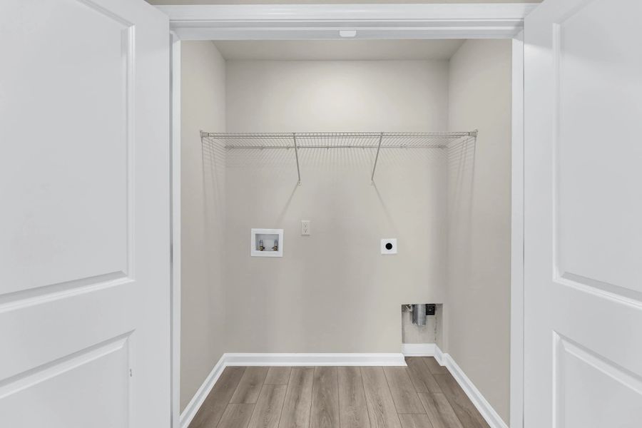 Spacious, unfurnished interior of a new home in Windward Village, Summerville (Image 10).
