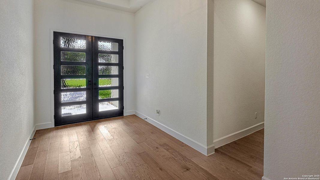 Spacious, unfurnished interior of a new home in George's Ranch Acre, Boerne (Image 20).