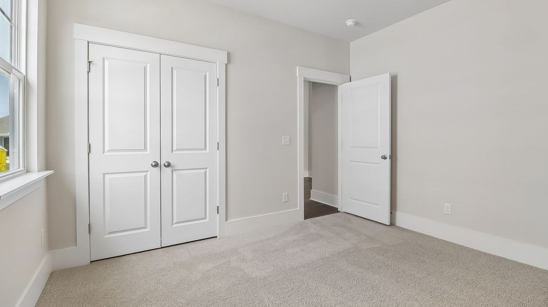 Spacious, unfurnished interior of a new home in Livingston Woods, Irmo (Image 17).