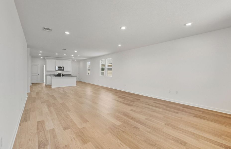 Spacious, unfurnished interior of a new home in Larson Crossing, Elgin (Image 39).
