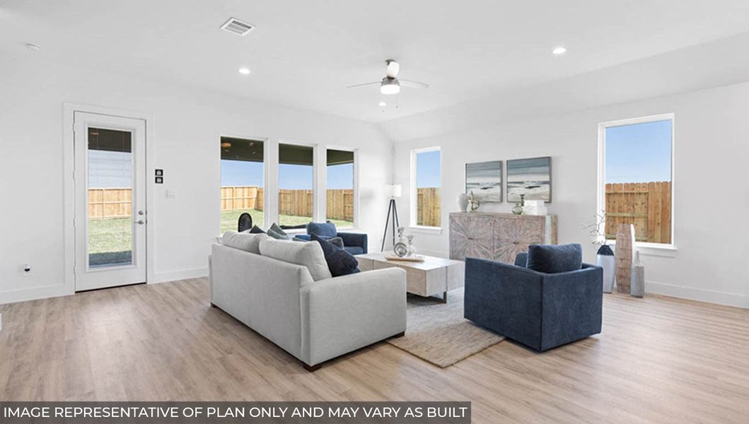 Furnished interior view inside a new home in Silverthorne, Conroe (Image 8). Furnished interior view inside a new home in Silverthorne, Conroe (Image 8).