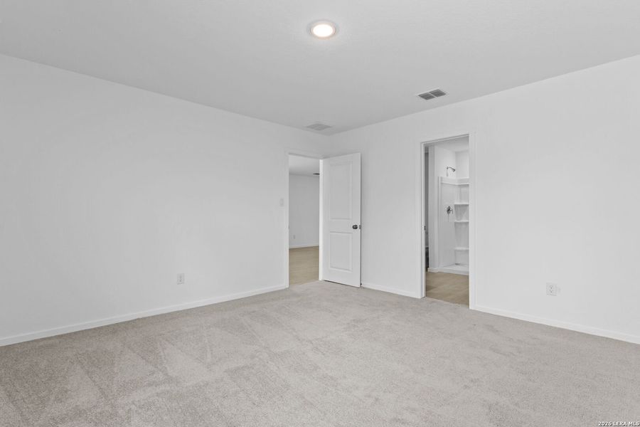 Spacious, unfurnished interior of a new home in Higdon Crossing, San Antonio (Image 22).
