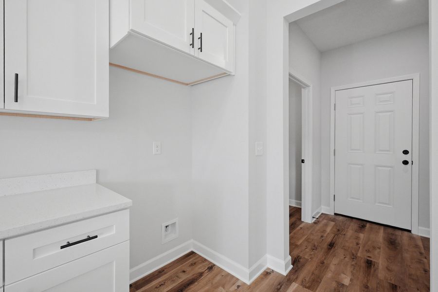Spacious, unfurnished interior of a new home in Barton's Bend, Crestview (Image 37). Spacious, unfurnished interior of a new home in Barton's Bend, Crestview (Image 37).