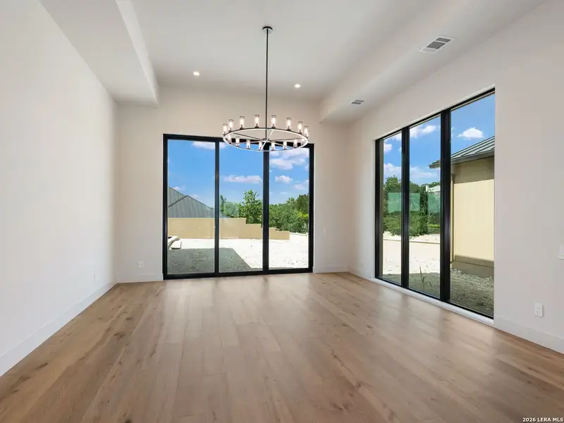 Spacious, unfurnished interior of a new home in , San Antonio (Image 23).
