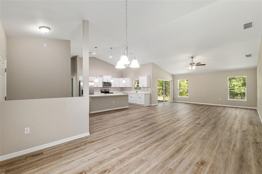 Spacious, unfurnished interior of a new home in , Dunnellon (Image 39).