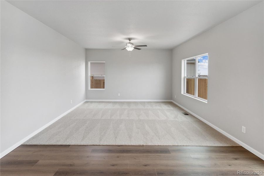 Spacious, unfurnished interior of a new home in Cottonwood Greens, Fort Lupton (Image 9).