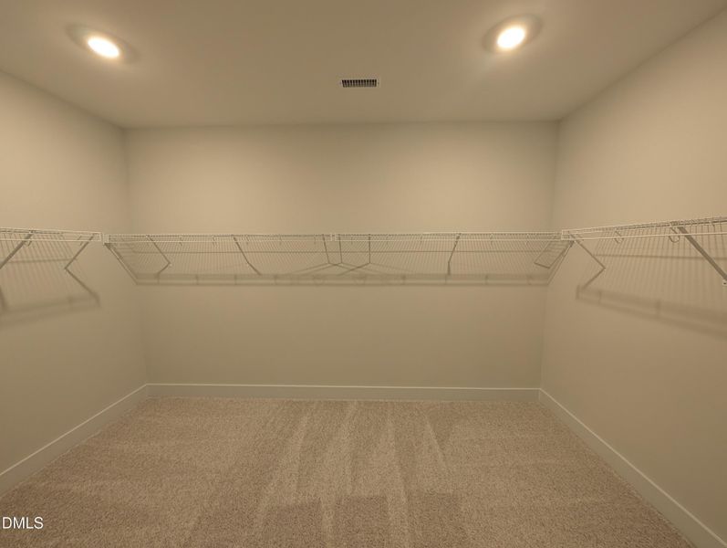 PXL_20250926_223829153 PXL_20250926_223829153