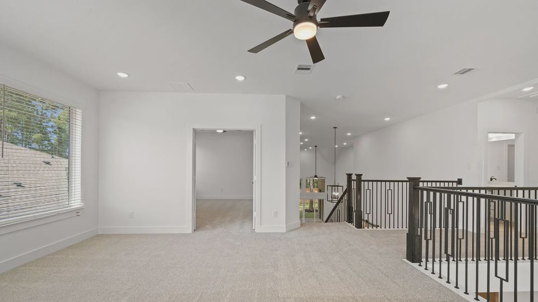 Representative unfurnished interior of a home built from the Waterloo by Chesmar Homes in Attwater 65's, Waller (Image 33).