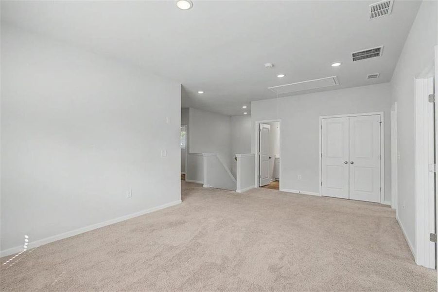 Spacious, unfurnished interior of a new home in , Grayson (Image 20).