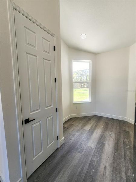 Spacious, unfurnished interior of a new home in , Dunnellon (Image 14).