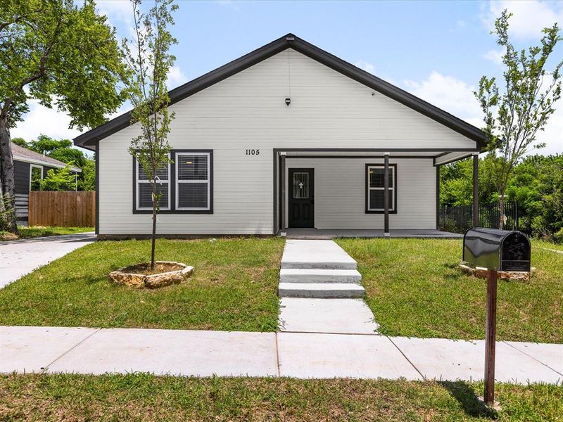 Front exterior of a new home in , Fort Worth, TX, highlighting curb appeal (Image 2). Front exterior of a new home in , Fort Worth, TX, highlighting curb appeal (Image 2).