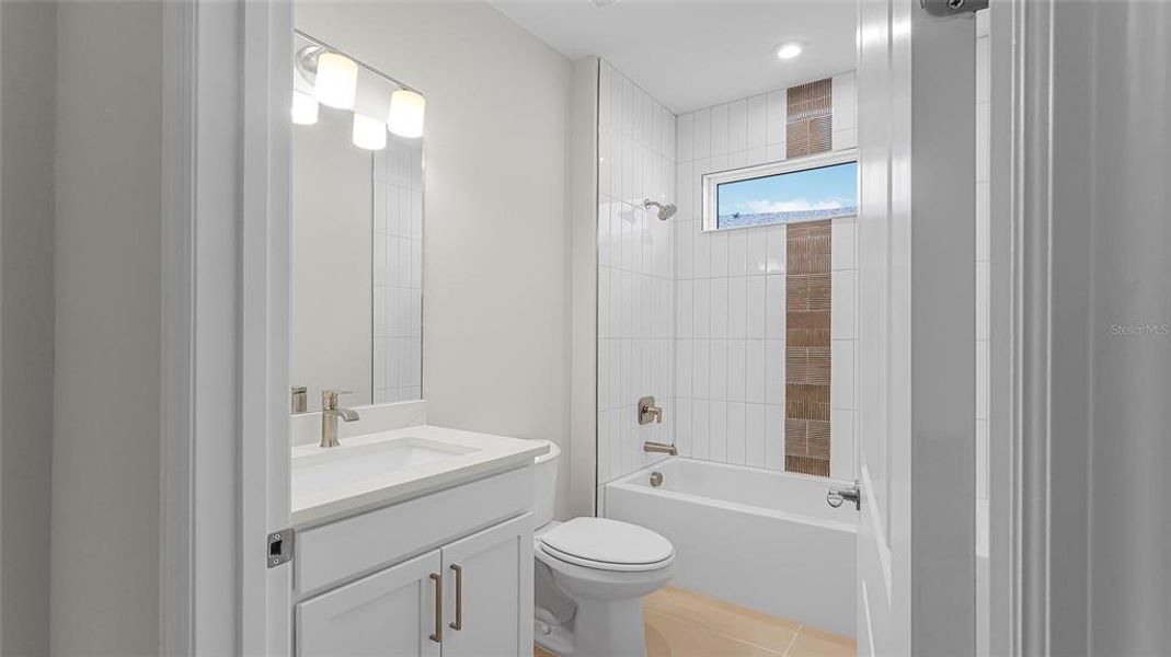 Furnished interior view inside a new home in Cresswind at Lake Harris, Tavares (Image 16).