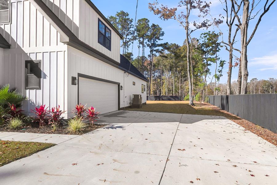Exterior details and patio area of a home in , Summerville (Image 3).