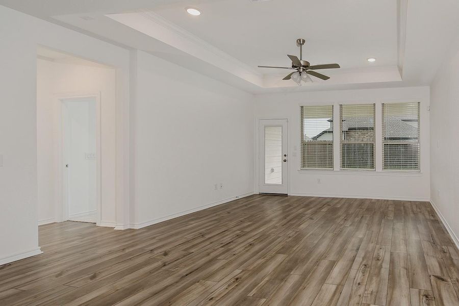 Spacious, unfurnished interior of a new home in Mavera, Conroe (Image 12).