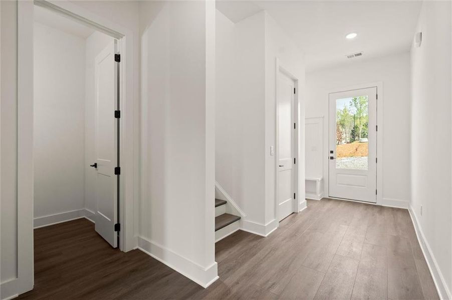 Spacious, unfurnished interior of a new home in , Alpharetta (Image 22).