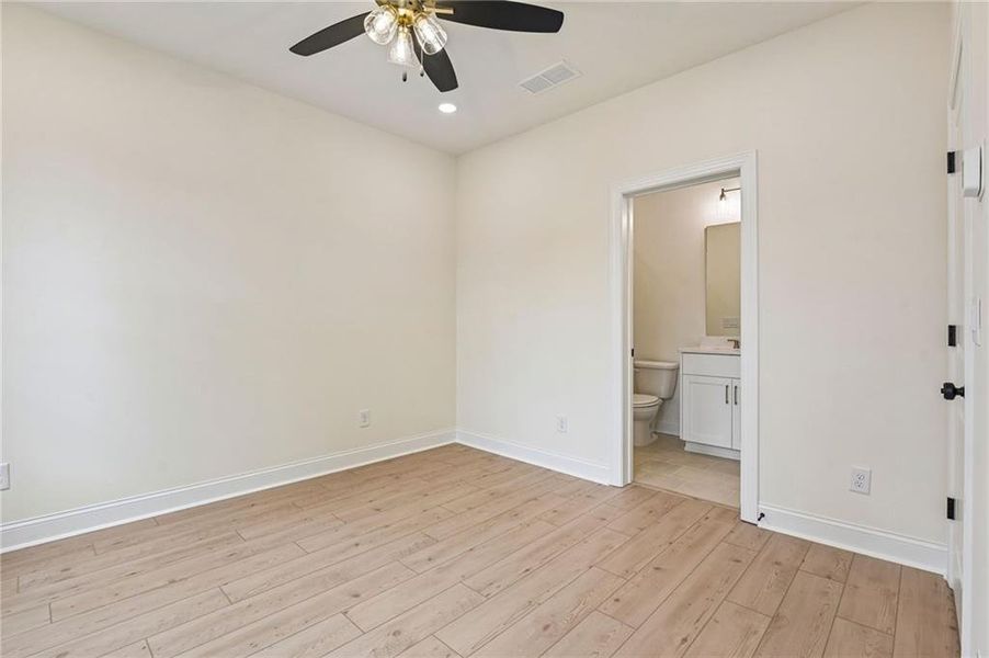 Spacious, unfurnished interior of a new home in Townes 333, Peachtree Corners (Image 59).