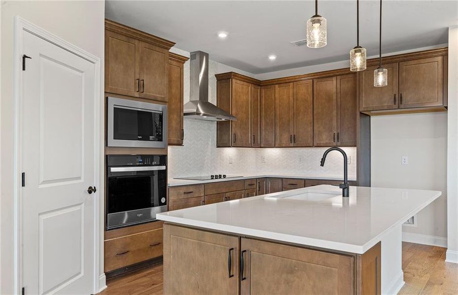 Furnished interior view inside a new home in Del Webb at Lake Oconee, Greensboro (Image 11). Furnished interior view inside a new home in Del Webb at Lake Oconee, Greensboro (Image 11).