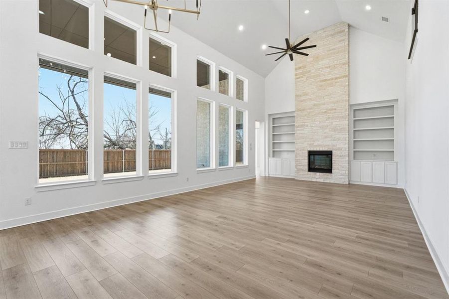 Spacious, unfurnished interior of a new home in Saddle Star Estates, Rockwall (Image 16). Spacious, unfurnished interior of a new home in Saddle Star Estates, Rockwall (Image 16).