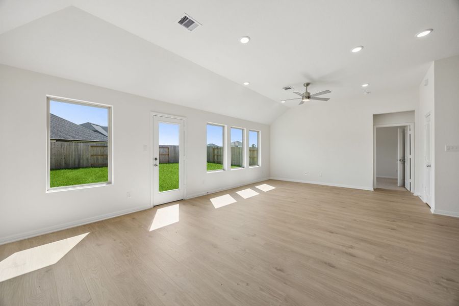 Spacious, unfurnished interior of a new home in Riviera Pines, Huffman (Image 16). Spacious, unfurnished interior of a new home in Riviera Pines, Huffman (Image 16).