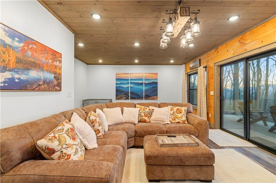 Community amenities in , Cherry Log (Image 50).