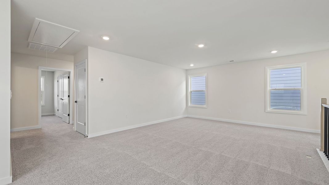 Spacious, unfurnished interior of a new home in Adams Glen, Greenville (Image 21).