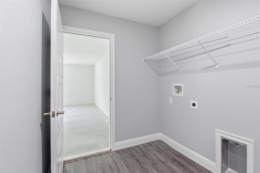 Spacious, unfurnished interior of a new home in , Dunnellon (Image 24).