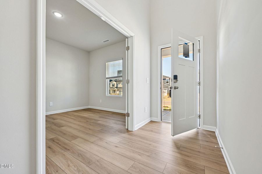 6-web-or-mls-Raleigh - Oak Manor - 537 B