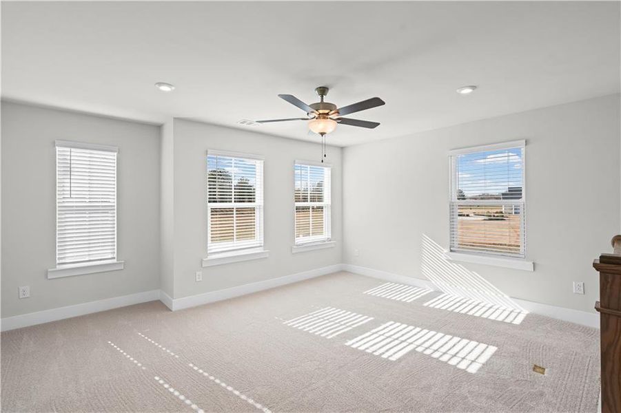 Spacious, unfurnished interior of a new home in Creekside at Skelton, Jefferson (Image 37).
