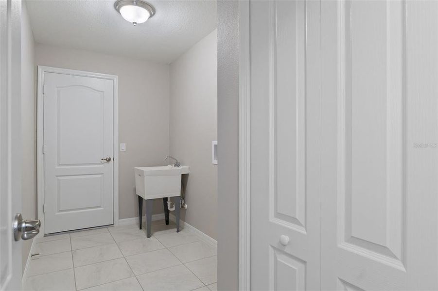 Furnished interior view inside a new home in , Weeki Wachee (Image 5).