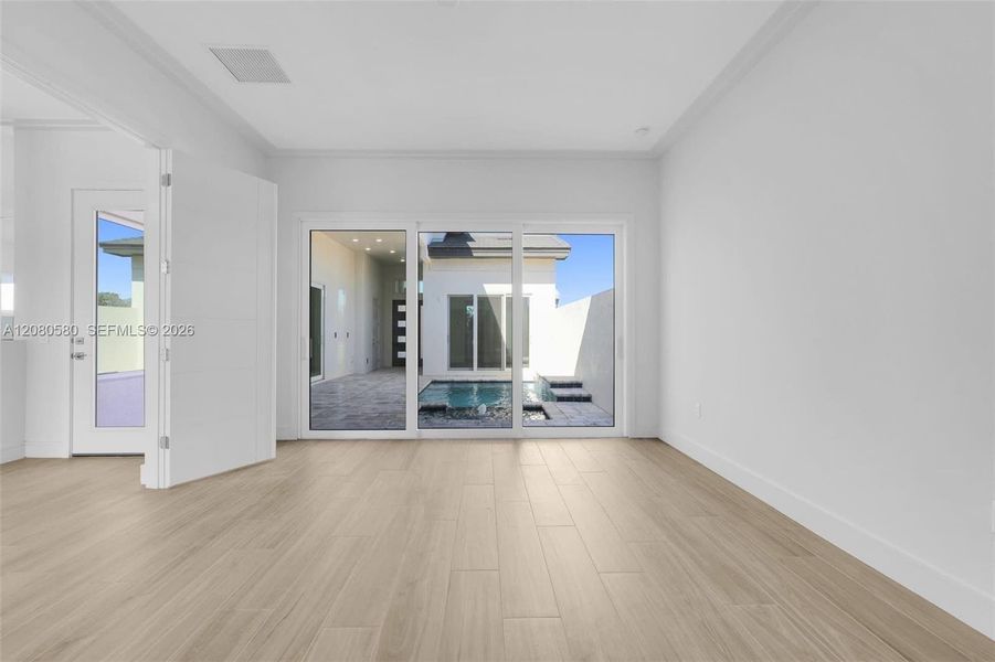 Spacious, unfurnished interior of a new home in Hampton Green at Providence, Davenport (Image 24). Spacious, unfurnished interior of a new home in Hampton Green at Providence, Davenport (Image 24).