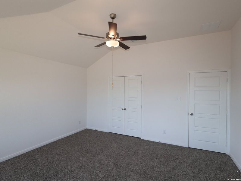 Spacious, unfurnished interior of a new home in Chaparral Ranch, Floresville (Image 18).