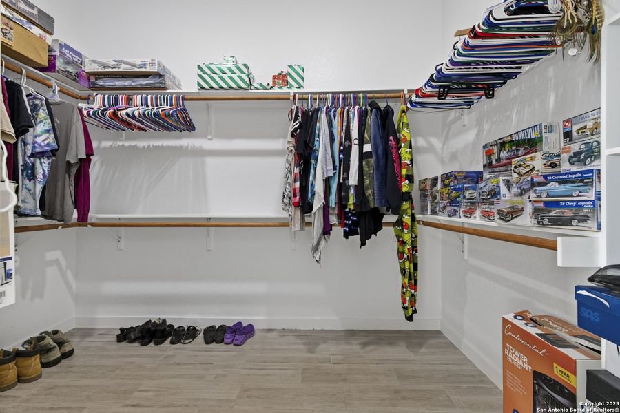 Furnished interior view inside a new home in , La Vernia (Image 22).