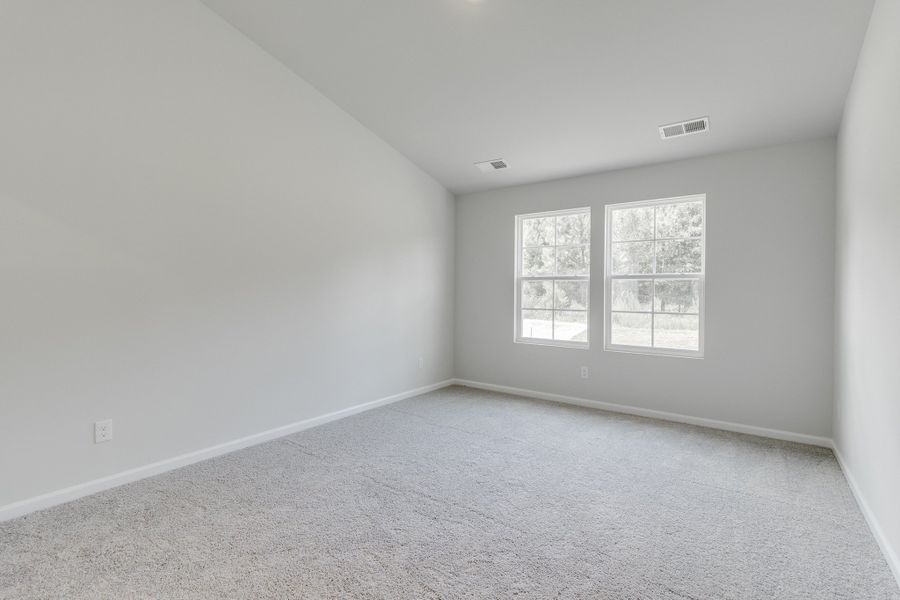 Spacious, unfurnished interior of a new home in Bluefield, Lexington (Image 25).