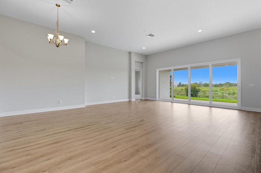 Spacious, unfurnished interior of a new home in Mirada, San Antonio (Image 20).