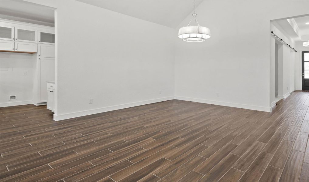 Charming dining area (*Photo not of actual home and used for illustration purposes only.)