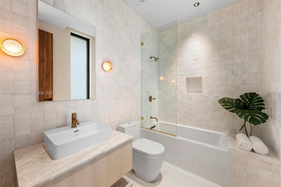 Furnished interior view inside a new home in , Bay Harbor Islands (Image 12).