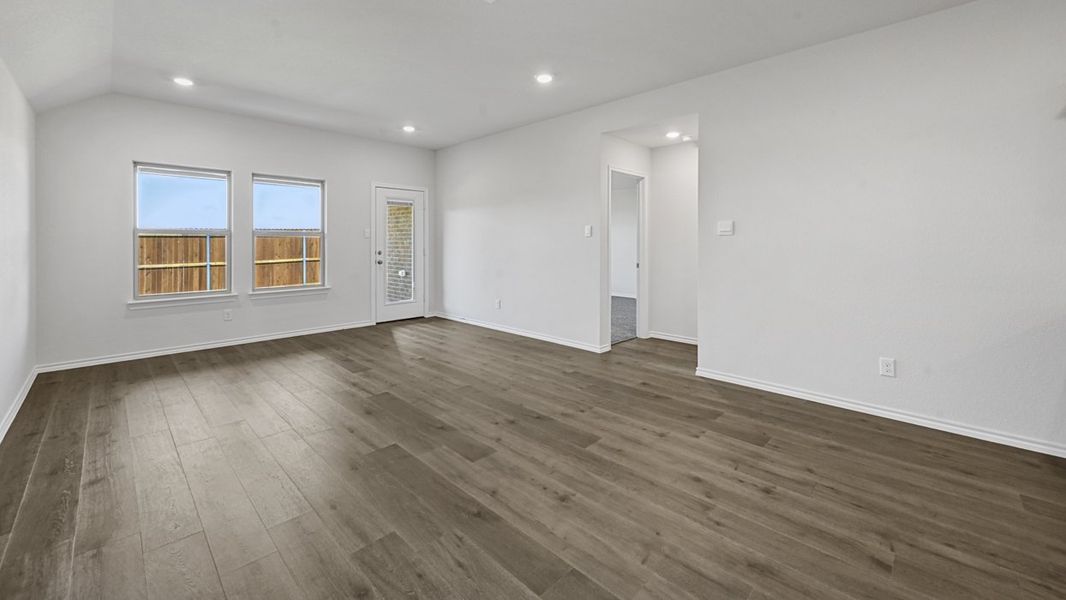 Spacious, unfurnished interior of a new home in Elevon, Lavon (Image 10).