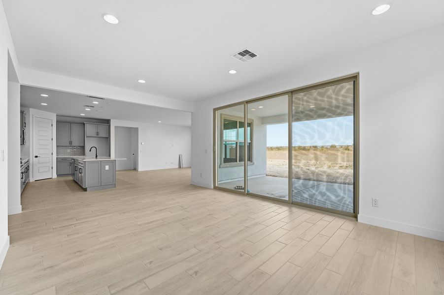 Spacious, unfurnished interior of a new home in Combs Ranch, San Tan Valley (Image 20).