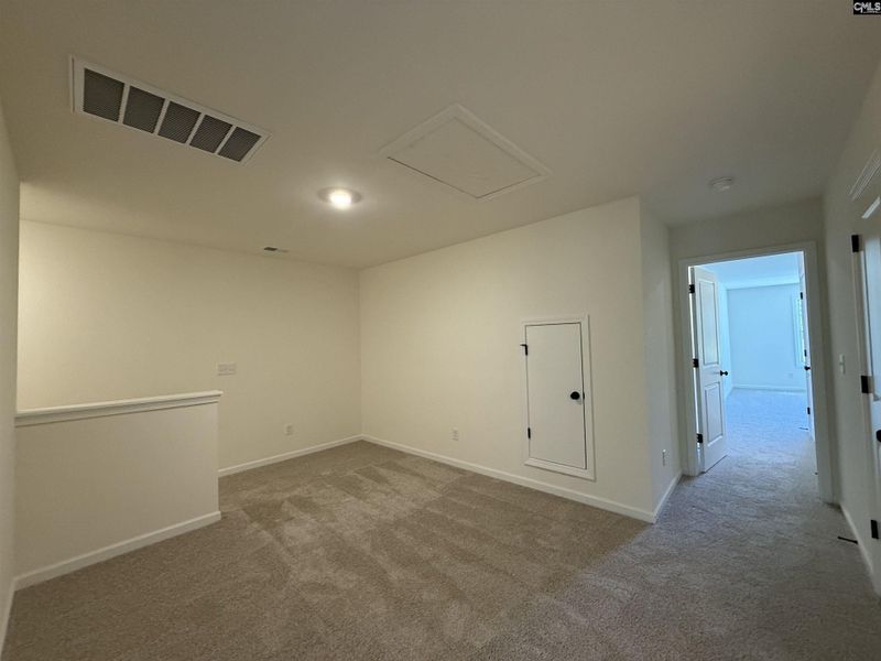 Spacious, unfurnished interior of a new home in Dunbar Village, Cayce (Image 33).