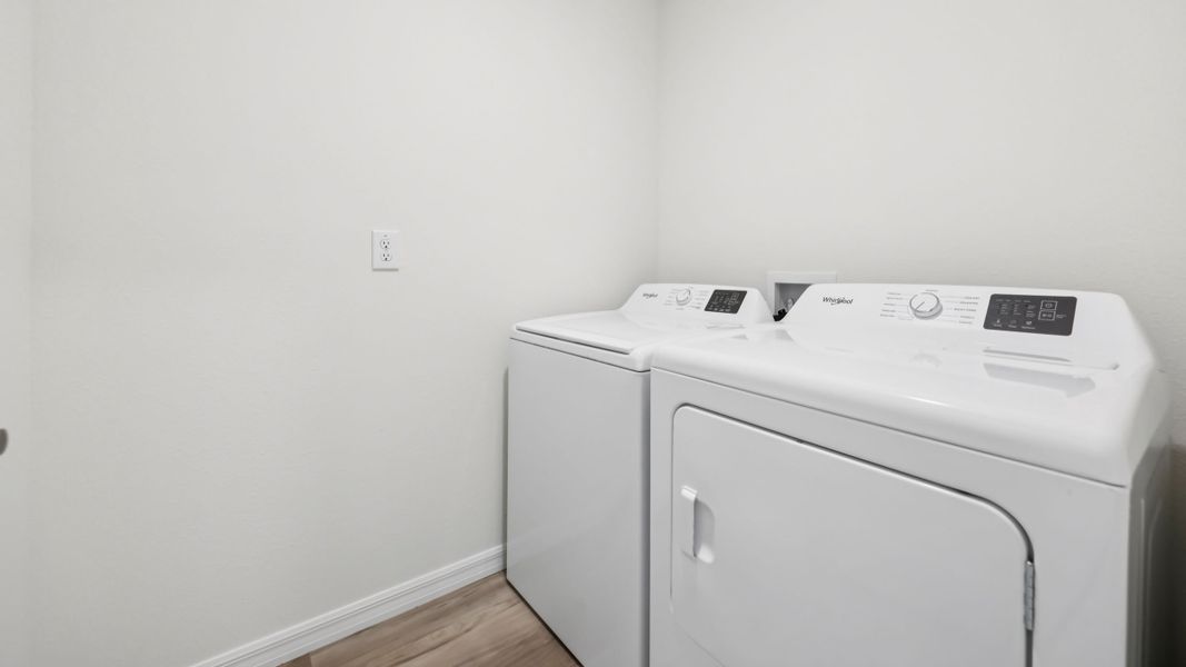Representative furnished interior of a home built from the HARPER by D.R. Horton in Sherman Oaks, Brooksville (Image 16).