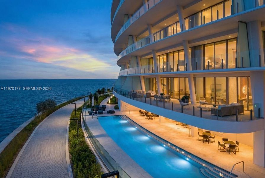 Condo located in Miami, FL showcasing its design and architecture (Image 3).