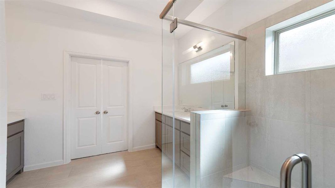 Furnished interior view inside a new home in Avondale, Fate (Image 8).