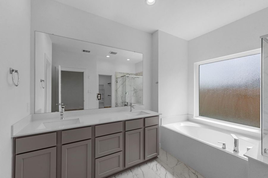 Furnished interior view inside a new home in Briarwood Crossing, Rosenberg (Image 6).
