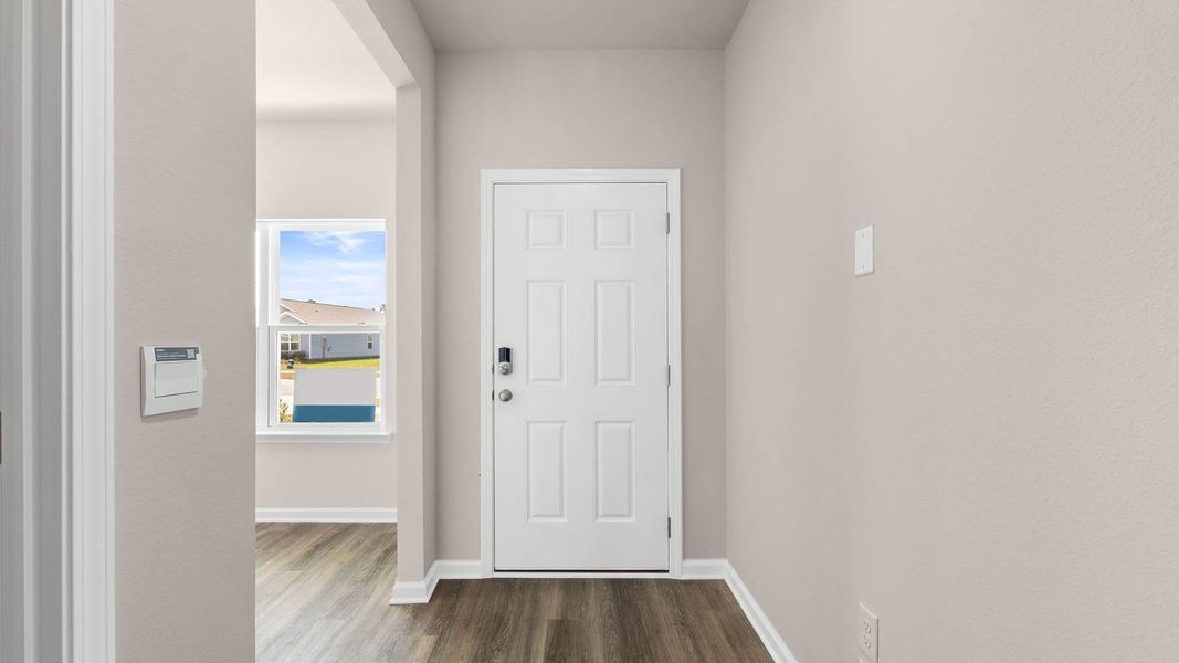 Spacious, unfurnished interior of a new home in Liberty, Panama City (Image 10).