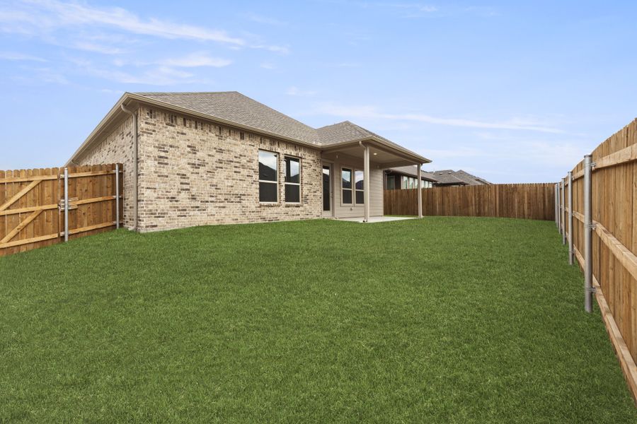 Representative exterior details of a home built from the Brookstone I by Sandlin Homes in Timberbrook, Justin (Image 4).