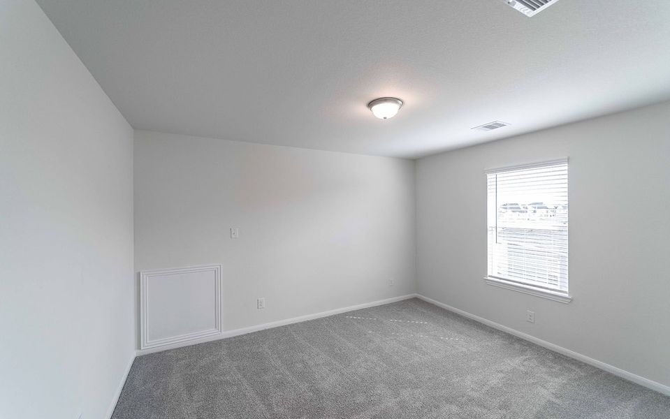 Spacious, unfurnished interior of a new home in Lago Mar, Texas City (Image 14).